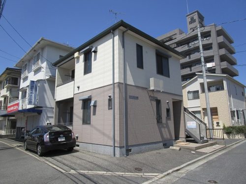 広島市安佐南区川内5丁目の賃貸アパート<br>コンビニが目の前にあり室内フルリノベーションの1LDK物件<br>自転車を走らせれば少し距離のあるJR緑井駅周辺も楽々です 広島市安佐南区川内5丁目の賃貸アパート<br>コンビニが目の前にあり室内フルリノベーションの1LDK物件<br>自転車を走らせれば少し距離のあるJR緑井駅周辺も楽々です