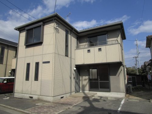 広島市安佐南区川内4丁目の賃貸戸建<br>川内幼稚園・川内小学校へ徒歩3分程度で通園・通学可能な3ＬＤＫ物件<br>駐車場が2台分が含まれており独立性のある間取りです