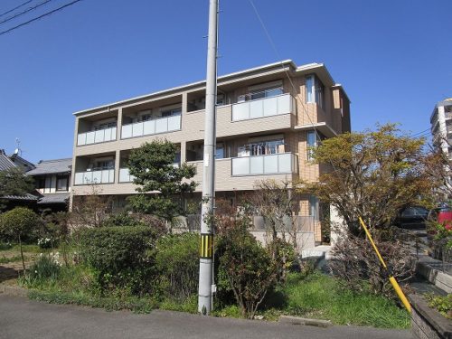 広島市安佐南区西原2丁目の賃貸マンション<br>アストラムライン祇園新橋北駅へ徒歩5分で市内中心部への通勤に便利な1LDK物件<br>上下階の騒音を軽減する高遮音床を取り入れているので防音性は優れています 広島市安佐南区西原2丁目の賃貸マンション<br>アストラムライン祇園新橋北駅へ徒歩5分で市内中心部への通勤に便利な1LDK物件<br>上下階の騒音を軽減する高遮音床を取り入れているので防音性は優れています