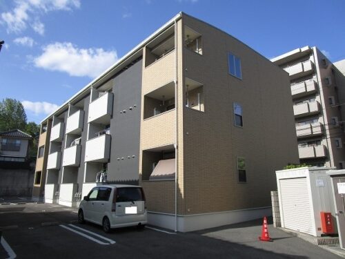 広島市安佐南区長束西2丁目の賃貸アパート<br>ＪＲ安芸長束駅まで徒歩10分だから市内中心部への通勤に便利な1ＬＤＫ物件<br>利便施設も徒歩圏内に多くありカップルさんの入居にも向いています