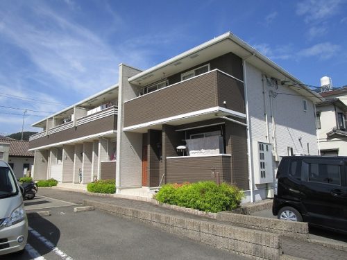 広島市安佐南区八木9丁目の賃貸アパート<br>八木幼稚園と八木小学校に近くがお子様連れ世帯に向いた2ＬＤＫ物件<br>安佐北区方面への移動にも良好な立地でネット使用料は無料です