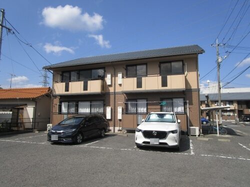広島市安佐南区西原1丁目の賃貸アパート<br>交通環境の整ったエリアで3ＤＫから2ＬＤＫへのリフォーム物件<br>イオンモールも自転車を走らせれば利用可能で室内はネット無料です