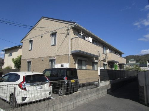 広島市安佐南区東野3丁目の賃貸アパート<br>幼稚園と保育園が近くに揃っているでのお子様連れ世帯に向いた2ＬＤＫ物件<br>室内はホームセキュリティを搭載しておりネット無料です