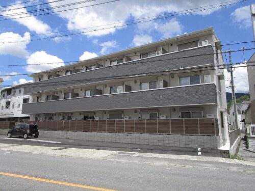 広島市安佐南区相田1丁目の賃貸アパート<br>利便施設が揃ったエリアでホームセキュリティ搭載のシングル物件<br>安田女子大学の学生さんにも向いており室内はネット無料です