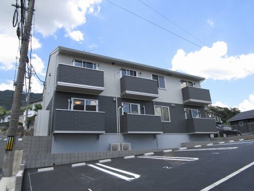 広島市安佐南区高取北1丁目の賃貸アパート<br>使い方次第では光熱費を軽減可能なオール電化の1ＬＤＫ物件<br>室内は2人入居でもゆったりと過ごせてネット無料です