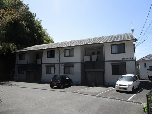 広島市安佐南区安東3丁目の賃貸アパート<br>周辺は静かな環境でネット使用料は無料の2ＬＤＫ物件<br>安東小学校まで徒歩10分程度なのでお子様連れ世帯にも向いています
