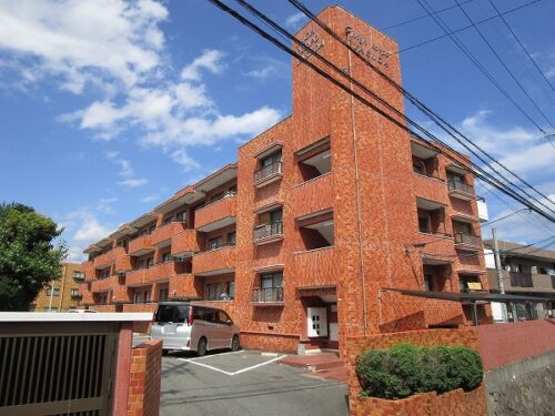 広島市安佐南区高取北1丁目の賃貸マンション<br>徒歩圏内にスーパー・幼稚園・保育園等が揃った2ＬＤＫ物件<br>室内はシステムキッチンへリフォーム済みでネット無料です