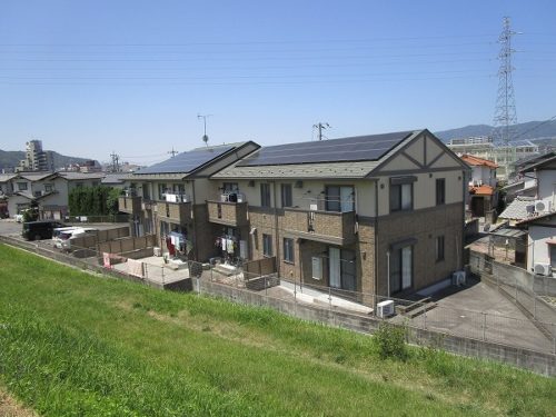 広島市安佐南区東野1丁目の賃貸アパート<br>東野小学校近くが親御さんに安心な2ＬＤＫ物件<br>戸坂方面への勤務にも向いた立地で室内はネット無料です
