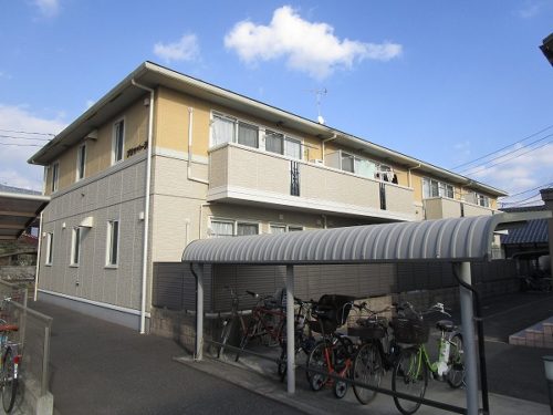 広島市安佐南区川内4丁目の賃貸アパート<br>安佐北区方面への移動にも向いたネット無料の2ＬＤＫ物件<br>川内幼稚園・川内小学校に近くなので子育て世帯向きです