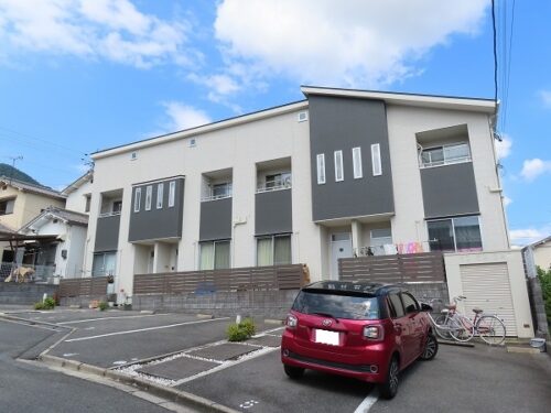 広島市安佐南区緑井8丁目の賃貸テラスハウス<br>生活環境の整った緑井エリアがお子様連れ世帯向きの3ＬＤＫ物件<br>市内中心部への通勤にも便利で室内はネット無料です