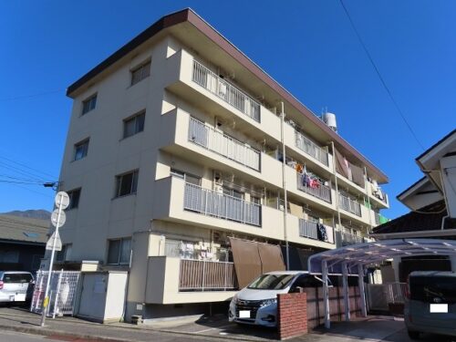 広島市安佐南区八木9丁目の賃貸マンション<br>八木幼稚園と八木小学校を目の前に位置した3ＤＫ物件<br>駐車料を含んでも安めな賃料価格となっています