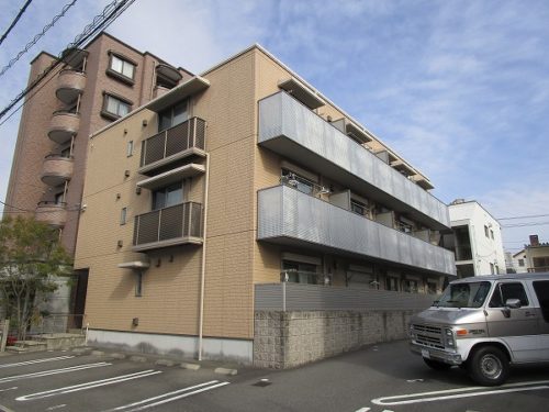 広島市安佐南区緑井2丁目の賃貸マンション<br>周辺の生活環境が整った緑井エリアに位置した1ＬＤＫ物件<br>広々とした間取りが荷物の多い単身者さんやカップルさんにも向いています