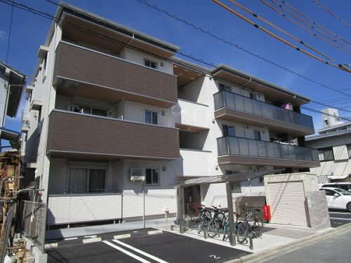 広島市安佐南区中須1丁目の賃貸アパート<br>交通環境の整ったエリアが転勤族さん向きの2ＬＤＫ物件<br>近くにはスーパー・ドラッグストア等もあり室内はネット無料