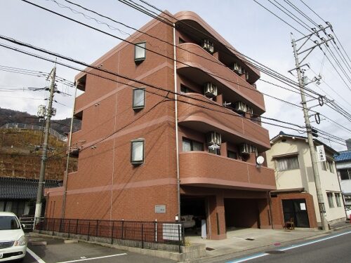 広島市安佐南区八木8丁目の賃貸マンション<br>ＪＲ上八木駅に近く通勤にも便利なシングル物件<br>安めな賃料価格でコンビニ近くも嬉しい環境です